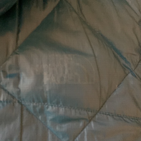 Turquoise the north face light puffer jacket size medium - Picture 2 of 6